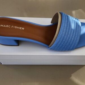 Marc Fisher Size 7 Blue Sandals